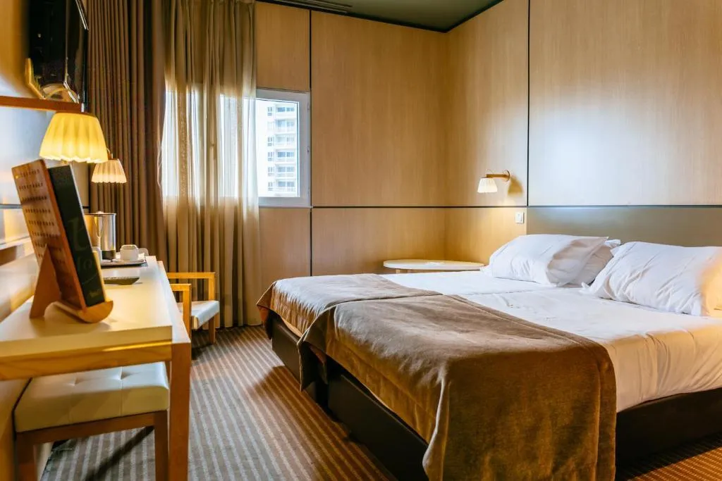 SUITE STANDARD Room, Axis Vermar Conference & Beach Hotel, Porto