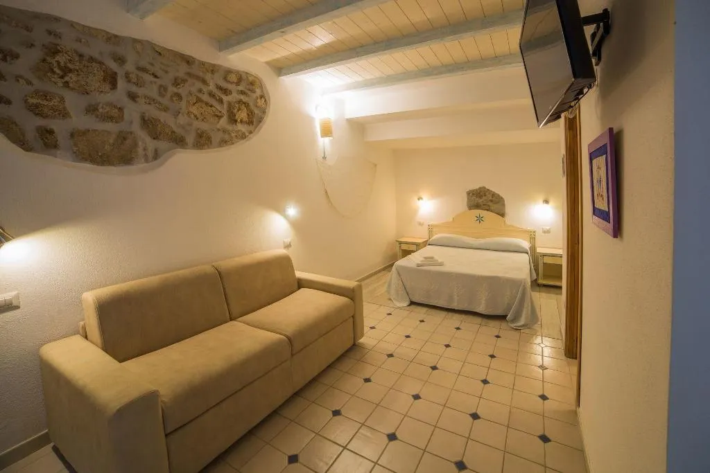 Room, Domus Olbia Inn, Olbia