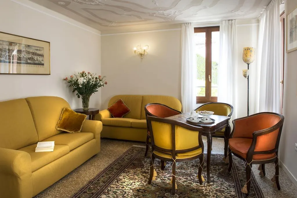 Lobby, Agli Alboretti, Venice