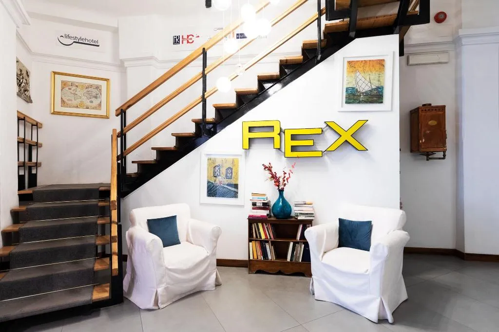 Lobby, Rex, Naples