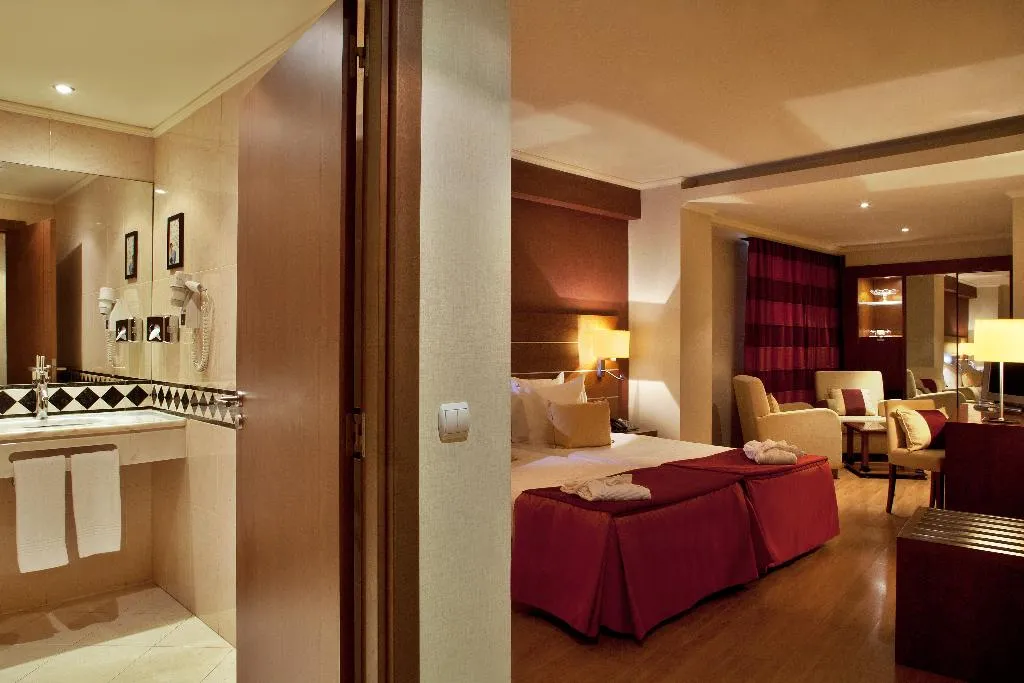 Double or Twin STANDARD Room, Turim Europa Hotel, Lisbon
