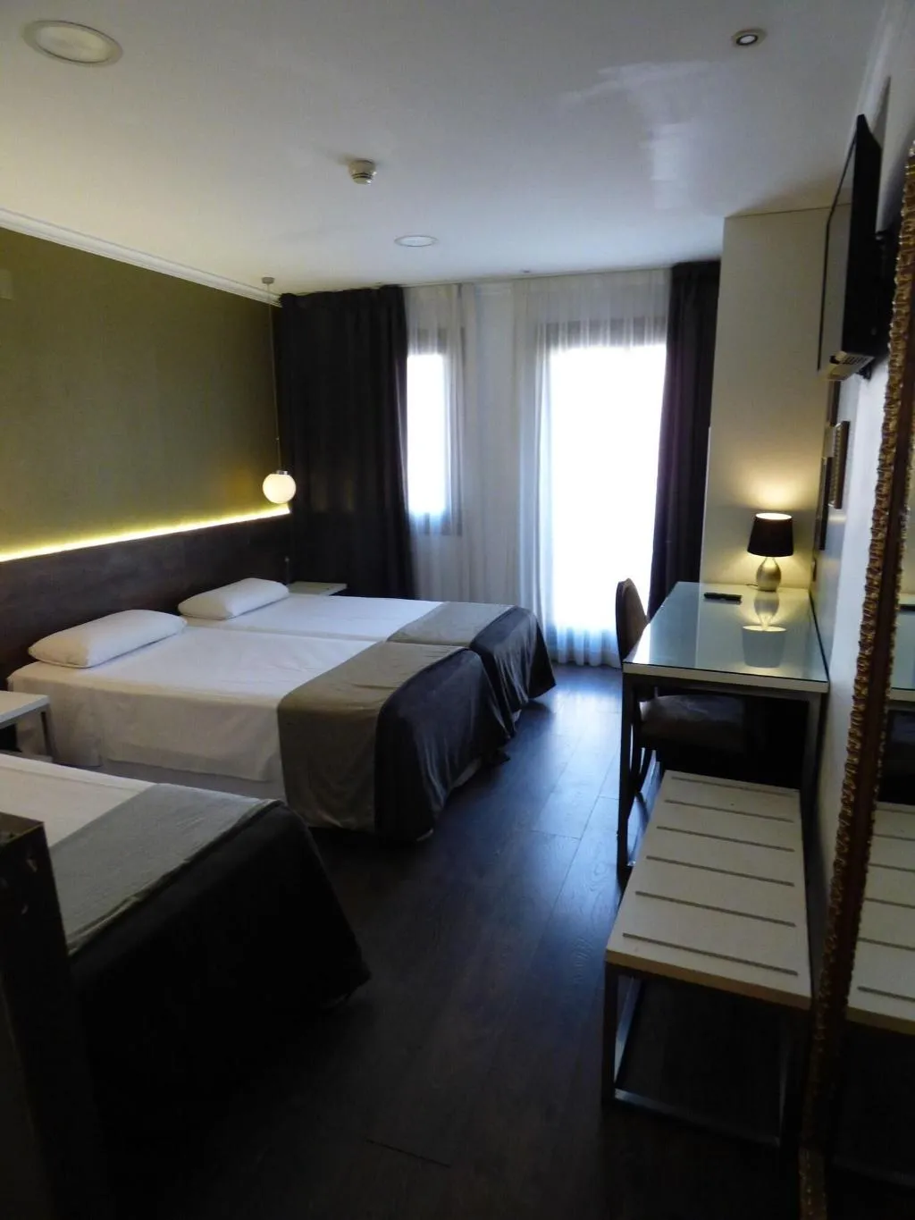 Room, Moderno, Barcelona