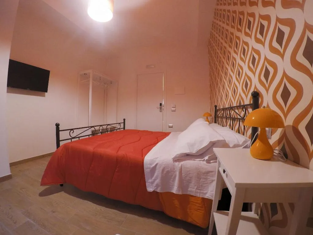 Room, 1970 Rooms, Naples