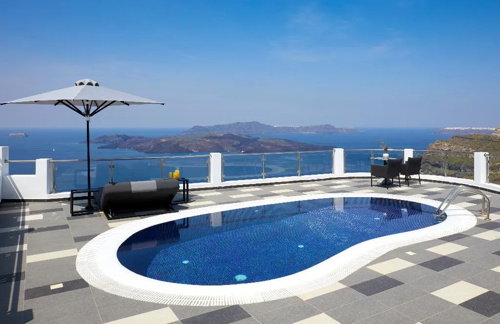Double or Twin SEA VIEW WITH PRIVATE POOL Room, Petit Palace, Santorini