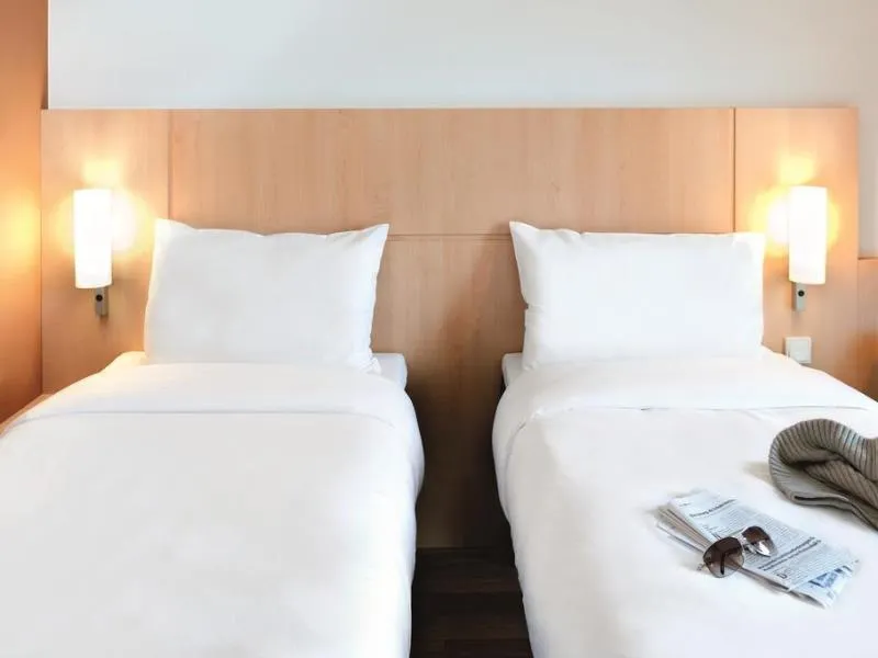 TWIN STANDARD Room, Ibis Milano Centro, Milan