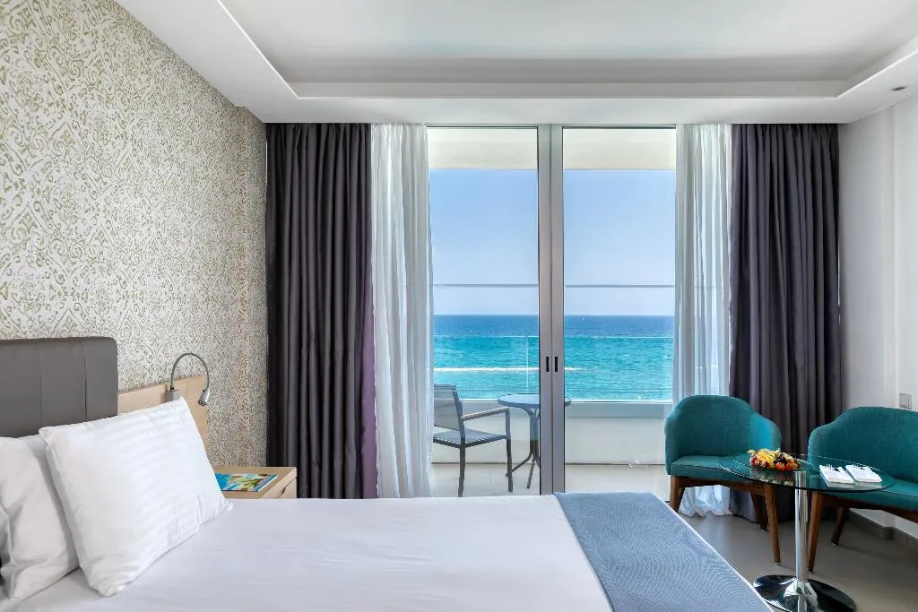 Double or Twin CAPACITY 4 Room, Royal Apollonia, Cyprus
