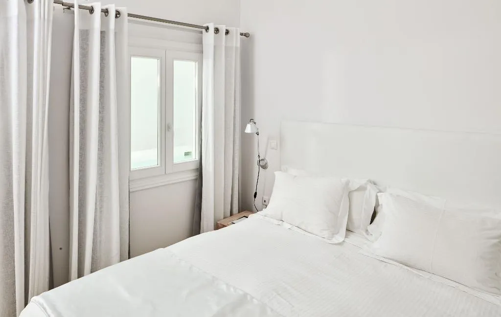 JUNIOR SUITE STANDARD Room, Katikies Santorini - Gea House The Leading Hotels, Santorini