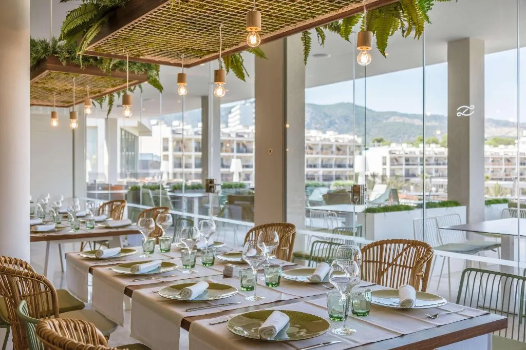 Restaurant, Zafiro Palace Palmanova, Majorca