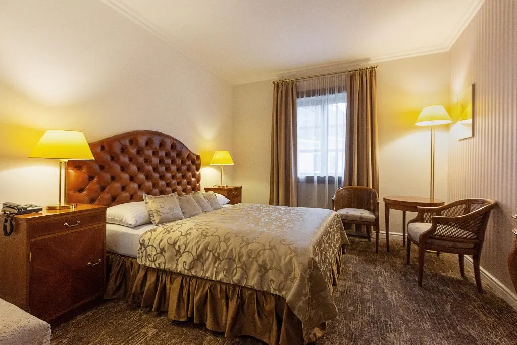 DOUBLE QUEEN SIZE BED Room, Hotel Hoffmeister, Prague