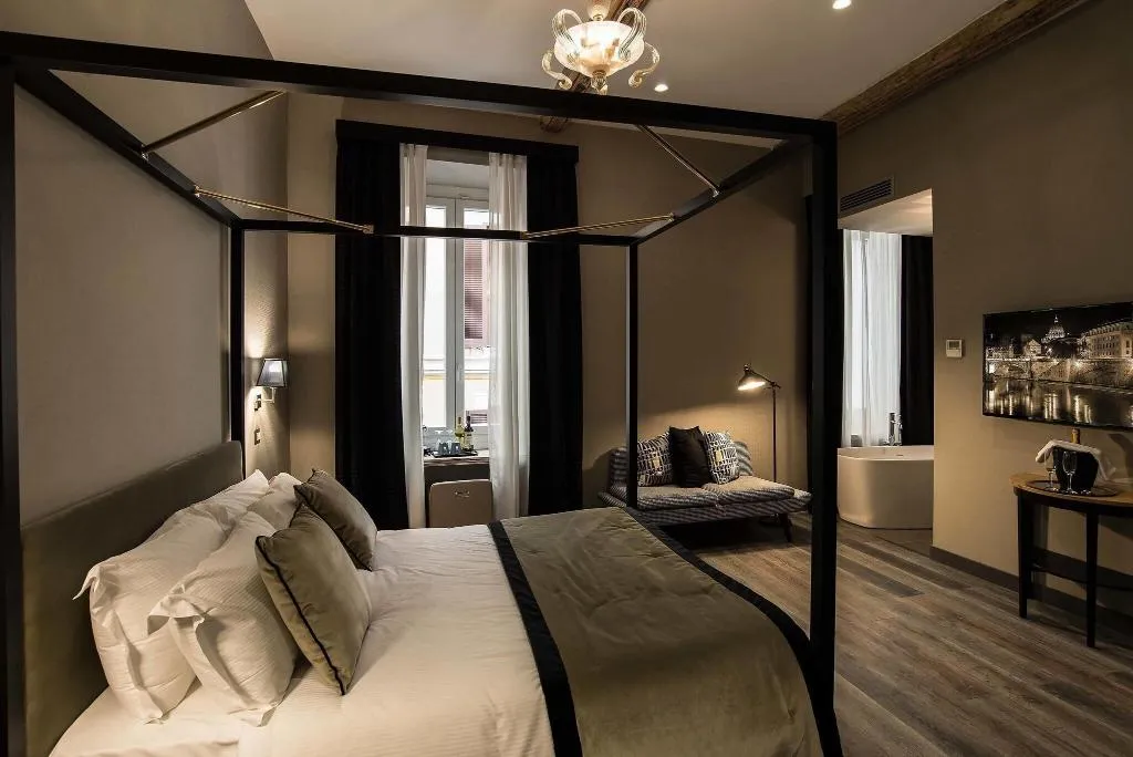 DOUBLE DELUXE QUEEN BED Room, Colonna Suite Del Corso, Rome