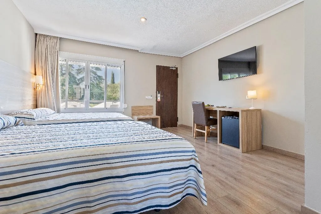DOUBLE SUPERIOR WITH BALCONY Room, Best Osuna Madrid Feria, Madrid