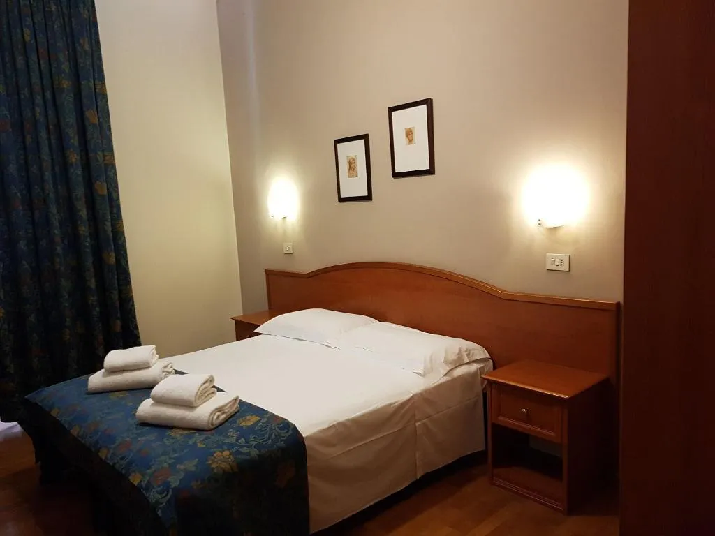 Room, Soggiorno Madrid, Florence