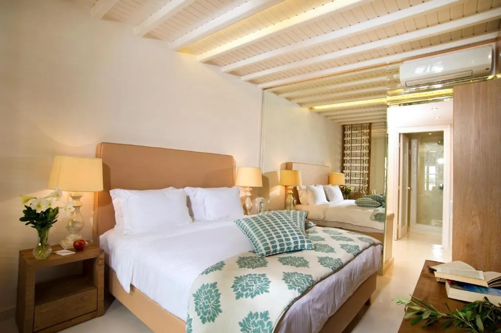 SUITE WITH JACUZZI Room, Petinos Beach, Mykonos