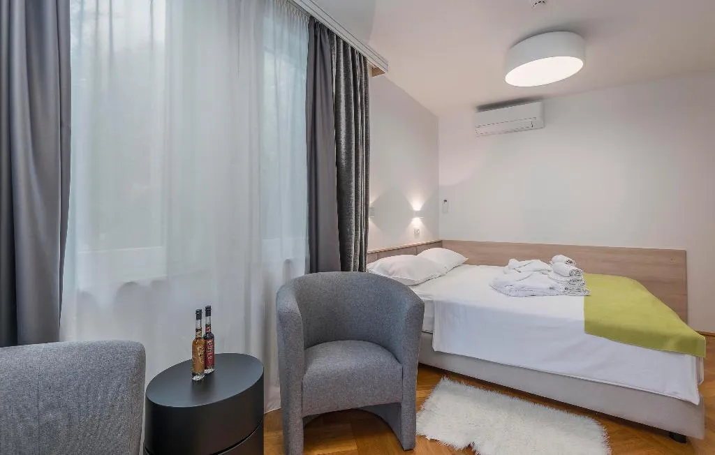 FAMILY ROOM SEA VIEW TWO BEDROOMS Room, Aparthotel Adeo, Istria