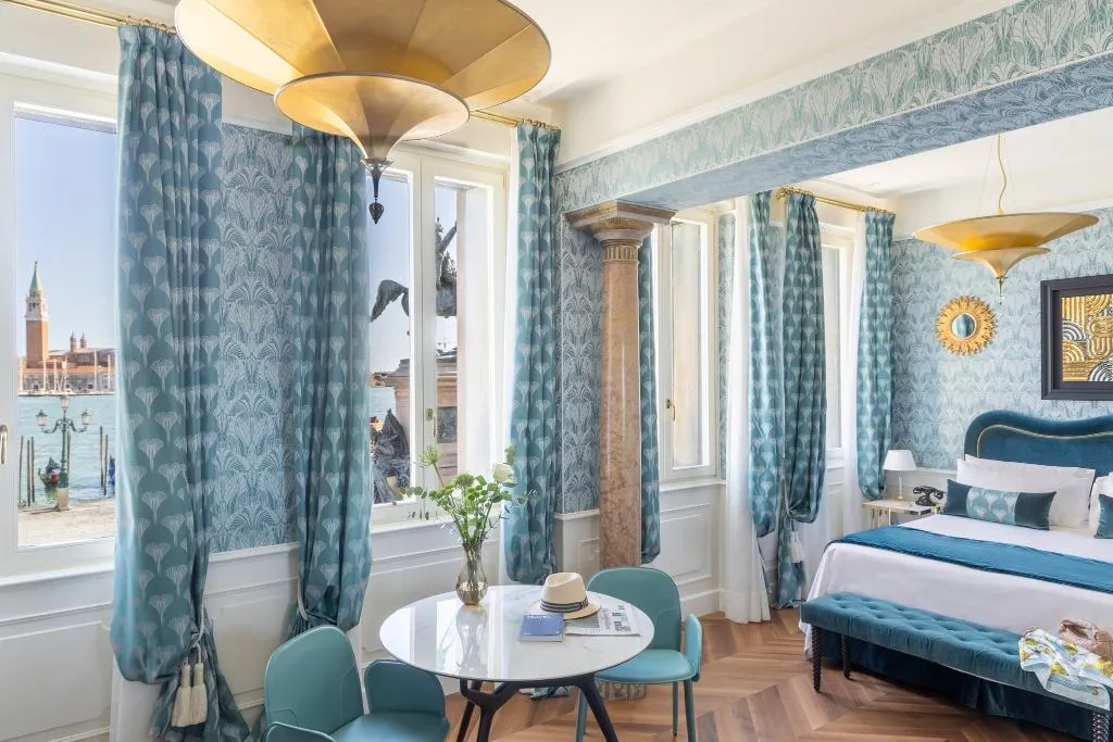 JUNIOR SUITE LAGOON VIEW Room, Londra Palace Venezia, Venice