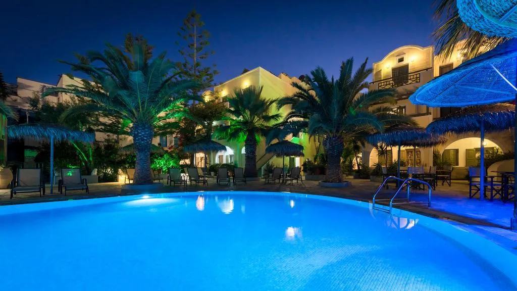 Pool, Zephyros, Santorini