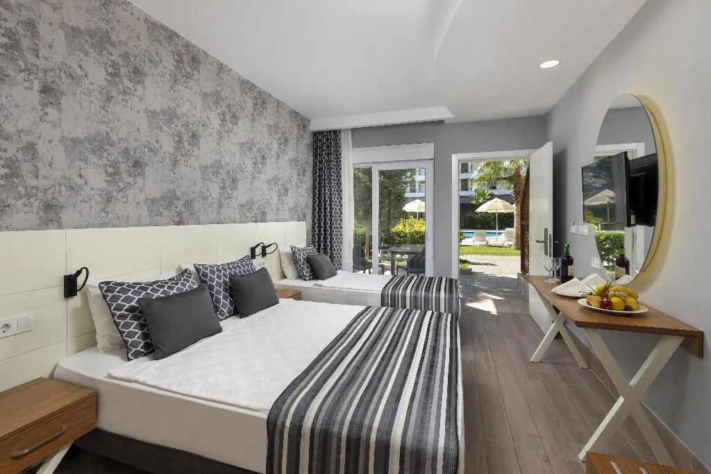 DOUBLE POOL VIEW Room, Greenwood Suites Resort, Antalya