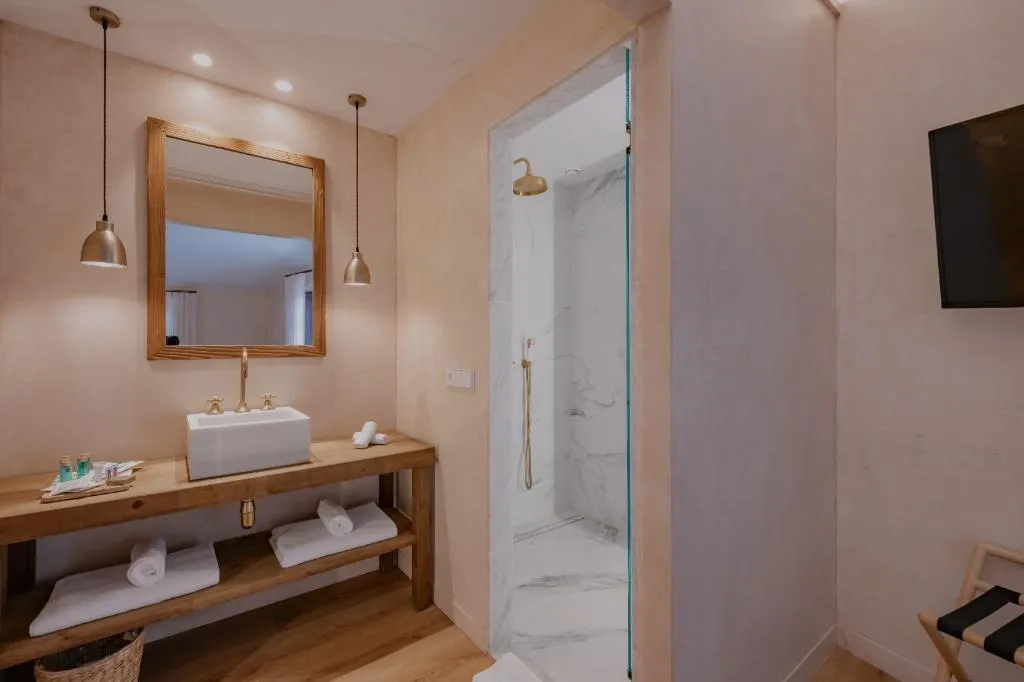 DOUBLE SUPERIOR Room, Palau Macelli, Costa Brava