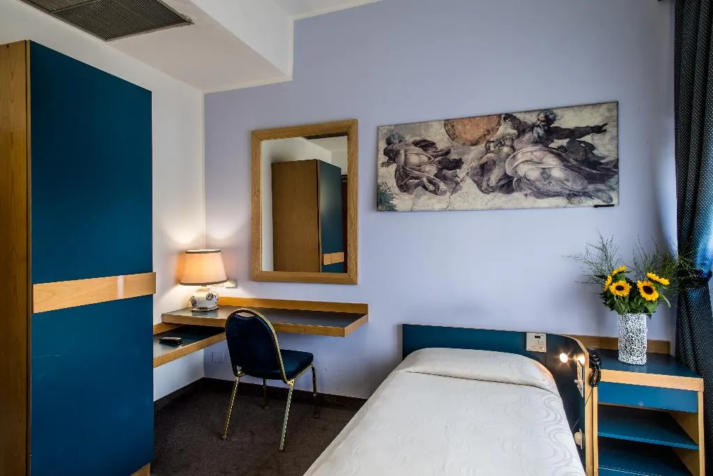 SINGLE STANDARD Room, Mirage, Florence