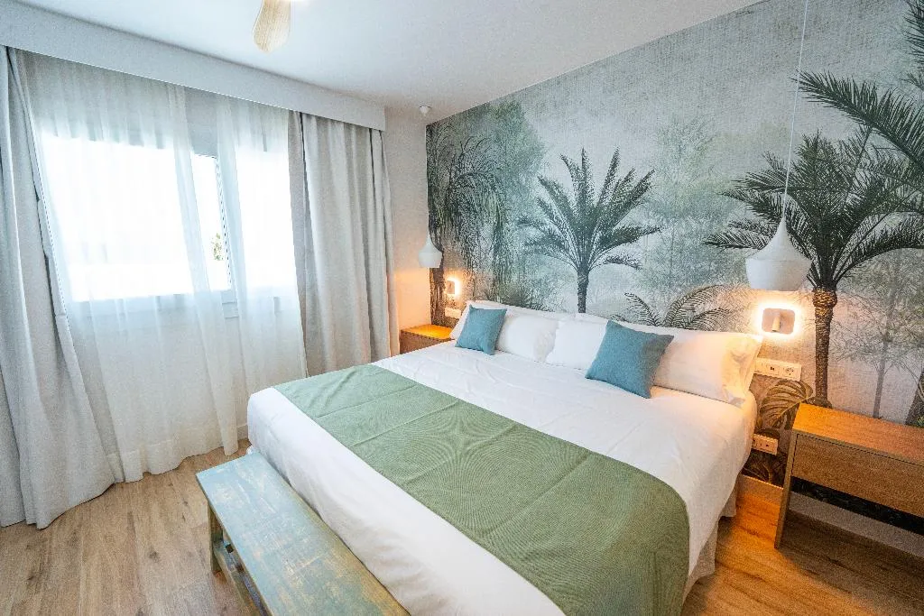 APARTMENT SEA VIEW TWO BEDROOMS Room, Punta Candor Suites, Costa De La Luz