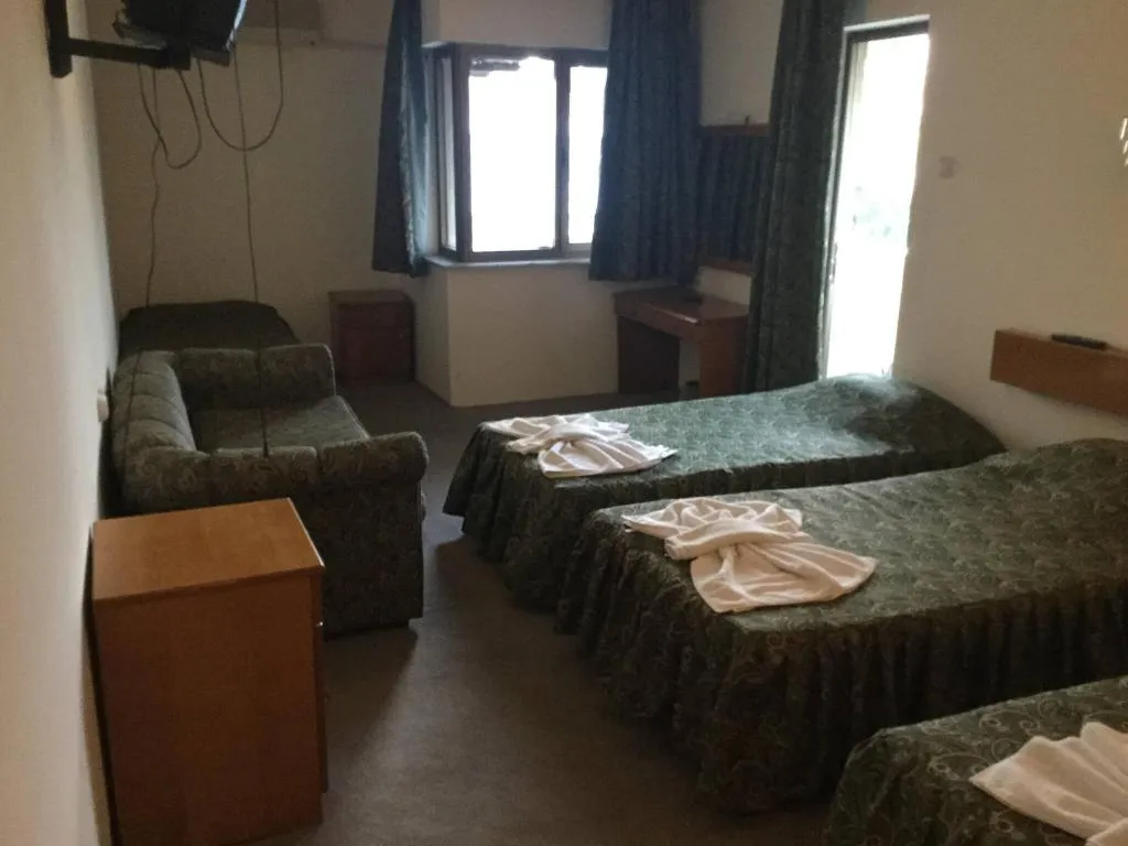 Room TWO DOUBLE BEDS Room, Dias, Izmir