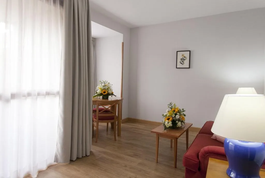 JUNIOR SUITE TWO BEDS Room, Muralto Madrid Princesa, Madrid