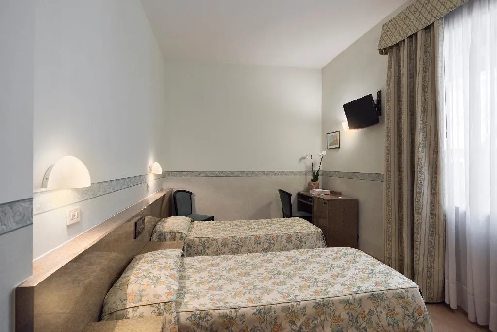 Double or Twin STANDARD Room, Garibaldi, Venice