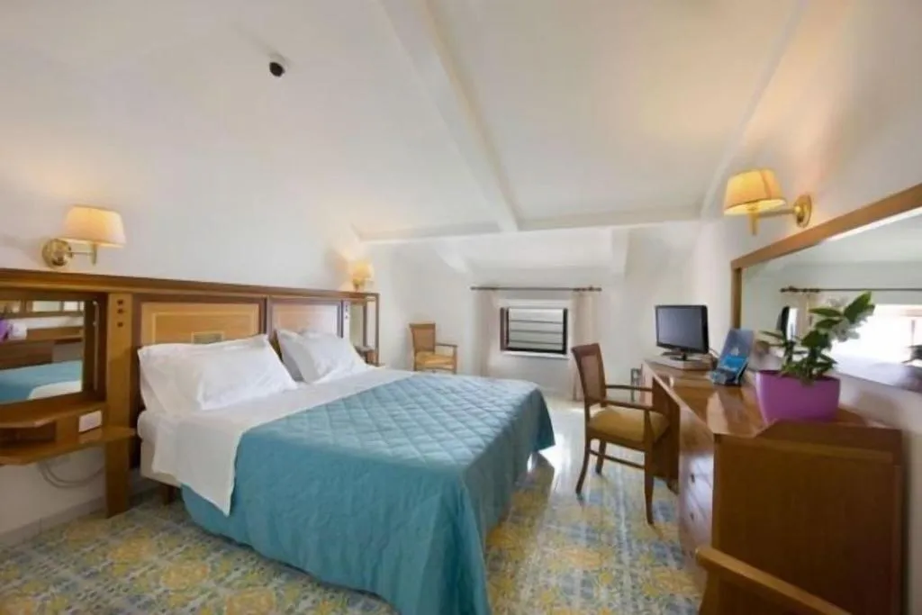DOUBLE ECONOMY Room, Minerva, Naples