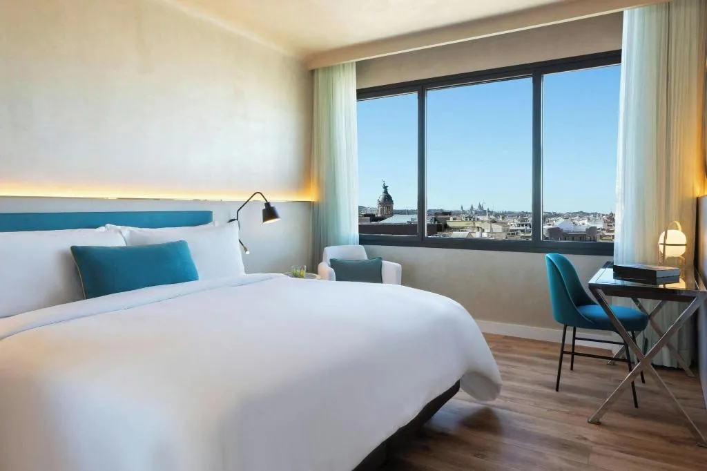 DOUBLE SUPERIOR Room, Renaissance Barcelona, Barcelona