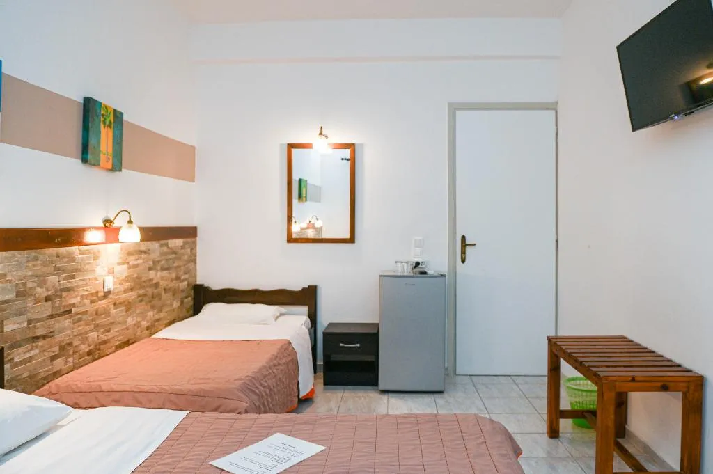 TRIPLE THREE BEDS Room, Narkissos Hotel, Santorini