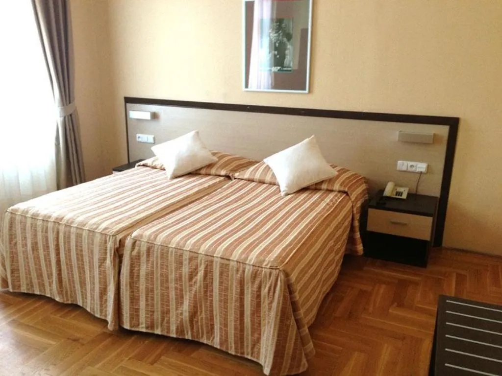 Room, Praga 1, Prague