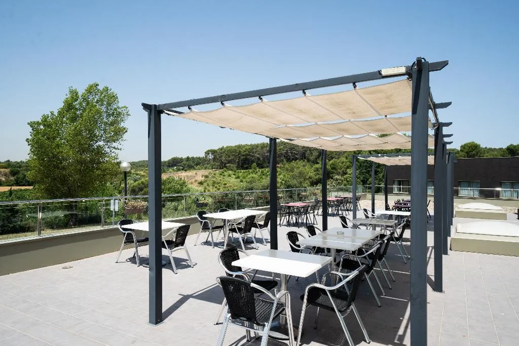 Terrace, B&B Hotel Barcelona Sant Cugat, Barcelona