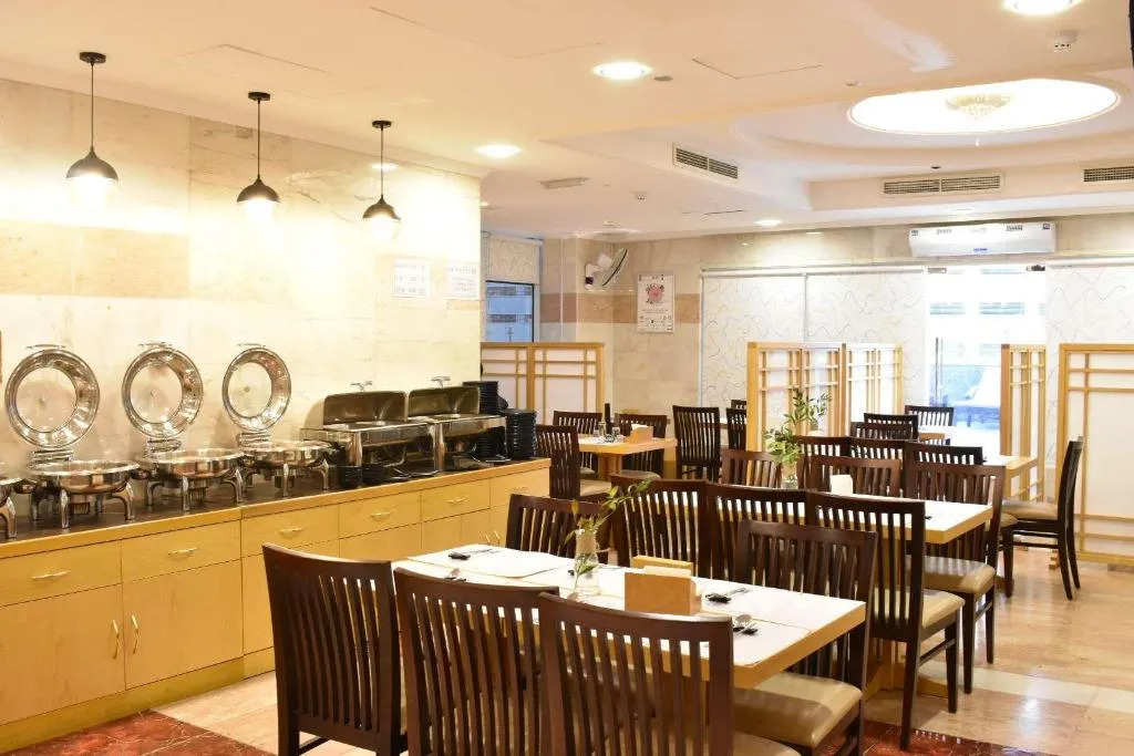 Restaurant, Golden Tulip Media Hotel, Dubai