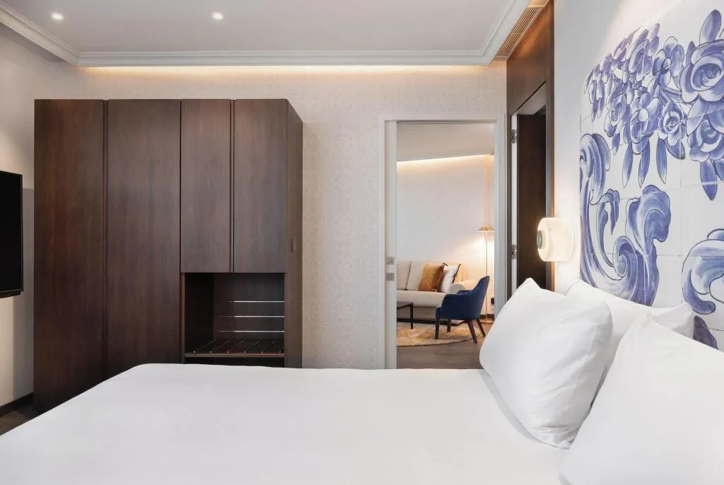 JUNIOR SUITE KING SIZE BED Room, Eurostars Universal Lisboa, Lisbon
