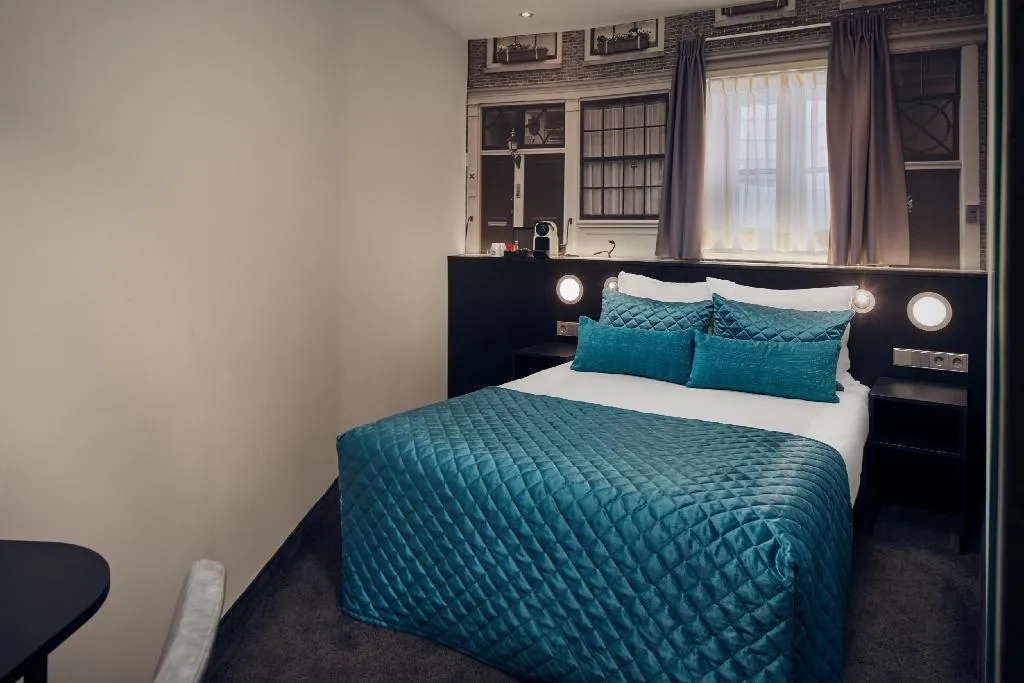 Room, Singel, Amsterdam