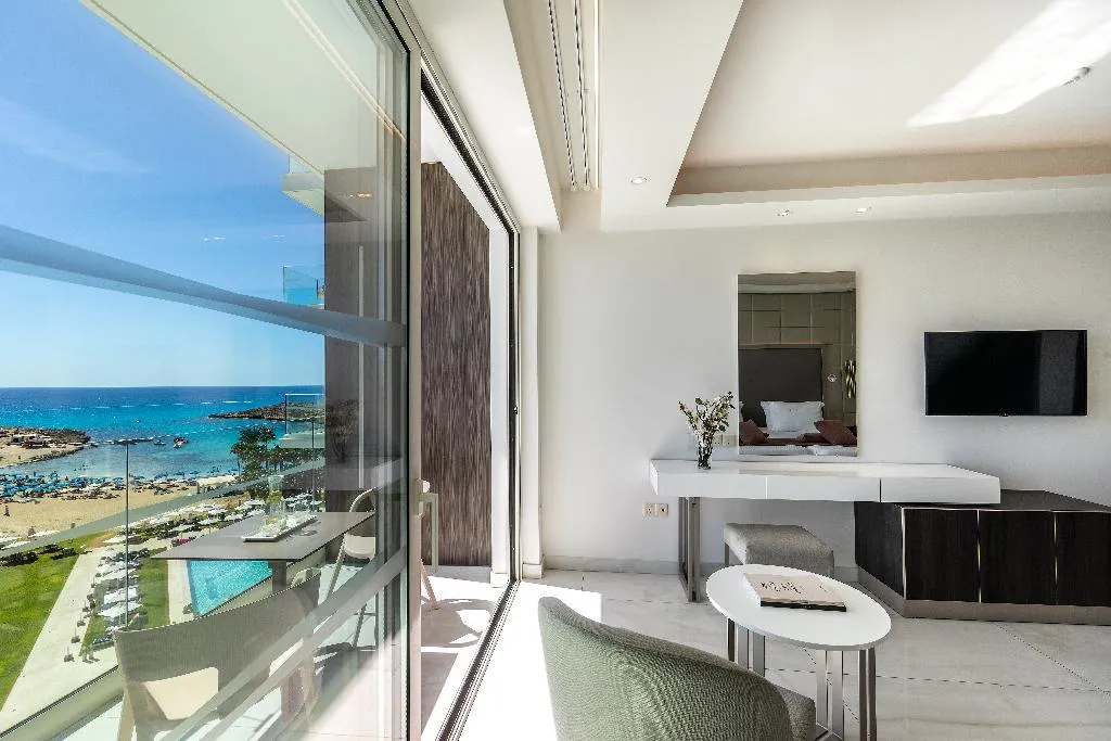 TWIN SEA VIEW Room, Chrysomare Beach Hotel & Resort, Cyprus