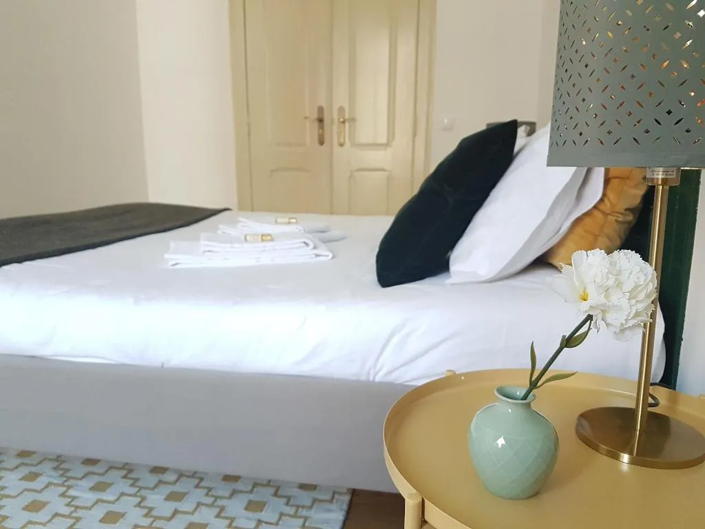 Room, Dukostel, Lisbon