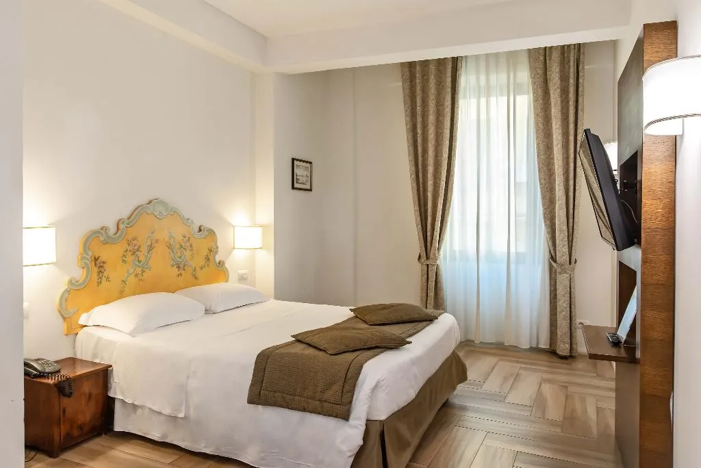 QUADRUPLE STANDARD Room, Machiavelli Palace, Florence