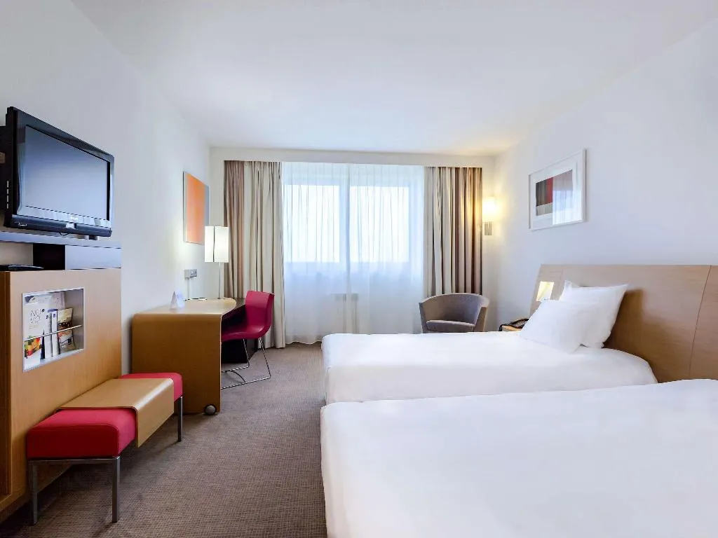 DOUBLE SUPERIOR Room, Novotel Krakow City West, Krakow