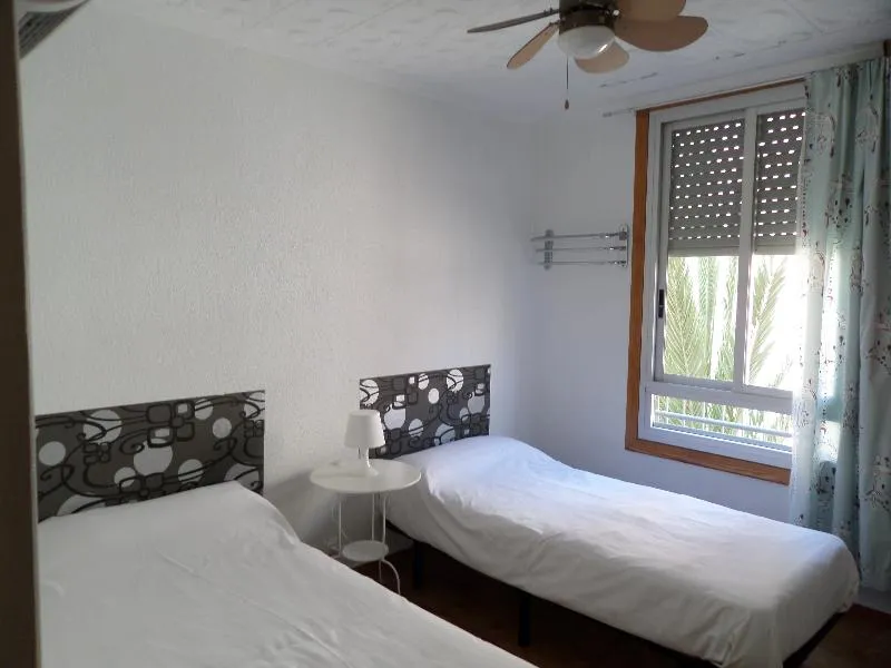 DOUBLE WITH SHARED BATHROOM Room, Russafa Youth Hostel, Valencia