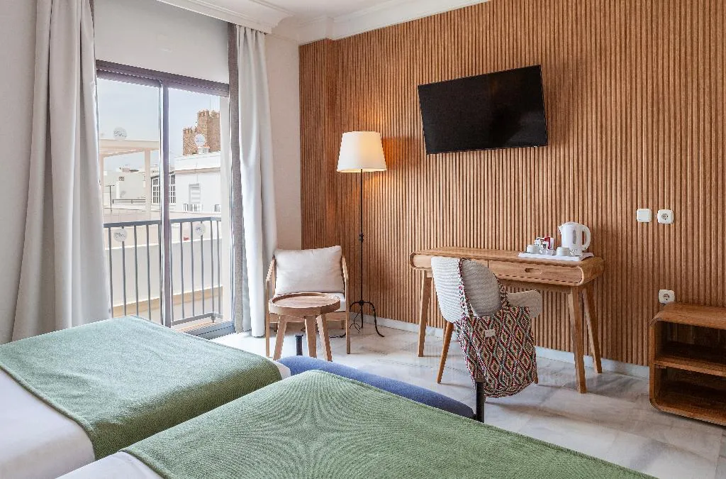 Double or Twin CAPACITY 3 Room, Duque de Najera, Costa De La Luz