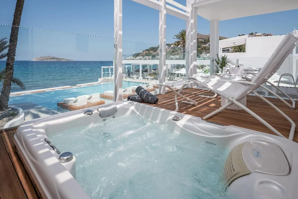 JUNIOR SUITE WITH JACUZZI WITH VIEWS Room, Kantouni Beach Boutique Hotel, Crete