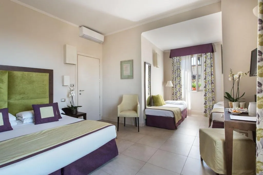 Room, Il Perseo, Florence