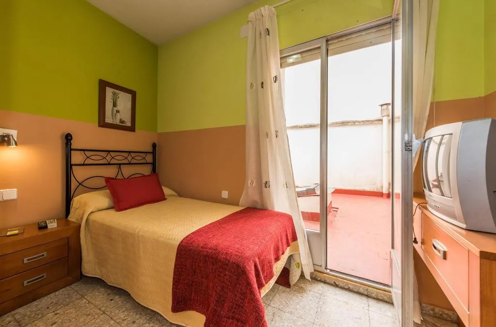 Room, Hostal Arkanta, Madrid