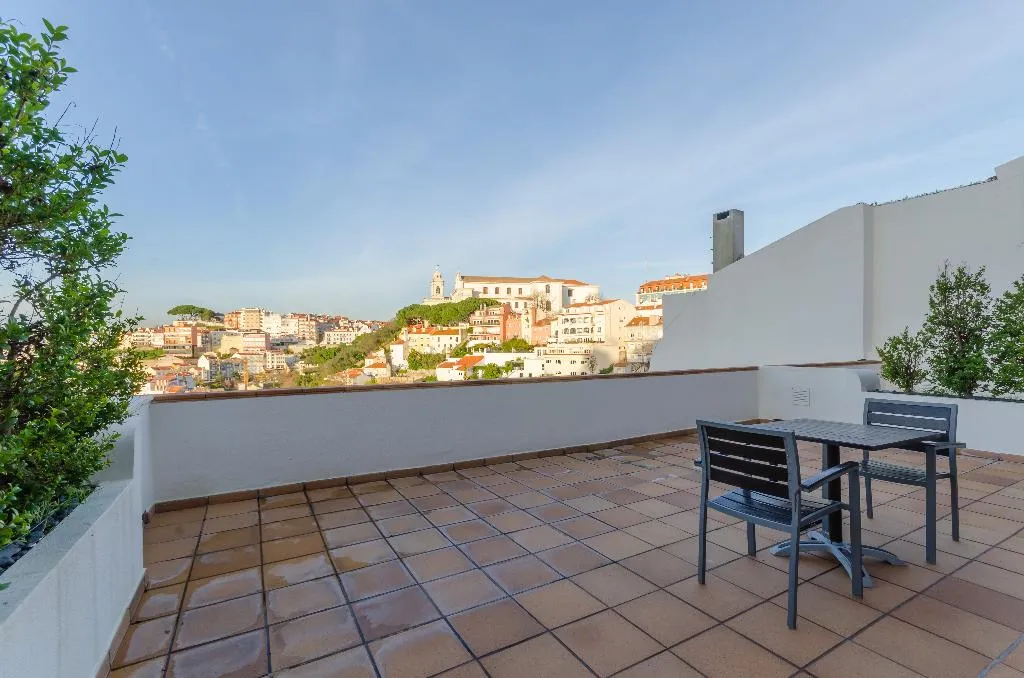 DOUBLE SUPERIOR WITH BALCONY Room, Olissippo Castelo, Lisbon