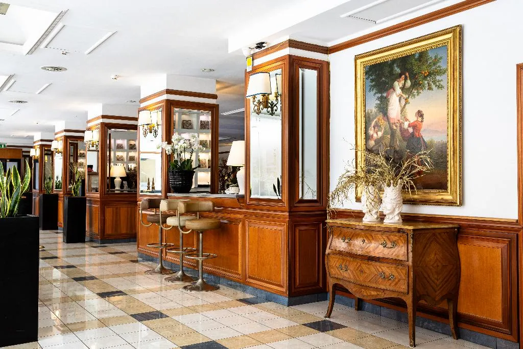 Lobby, Grand Hotel Tiberio, Rome