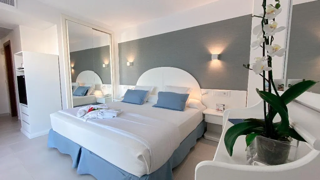 JUNIOR SUITE STANDARD Room, Reverence Life Hotel, Majorca