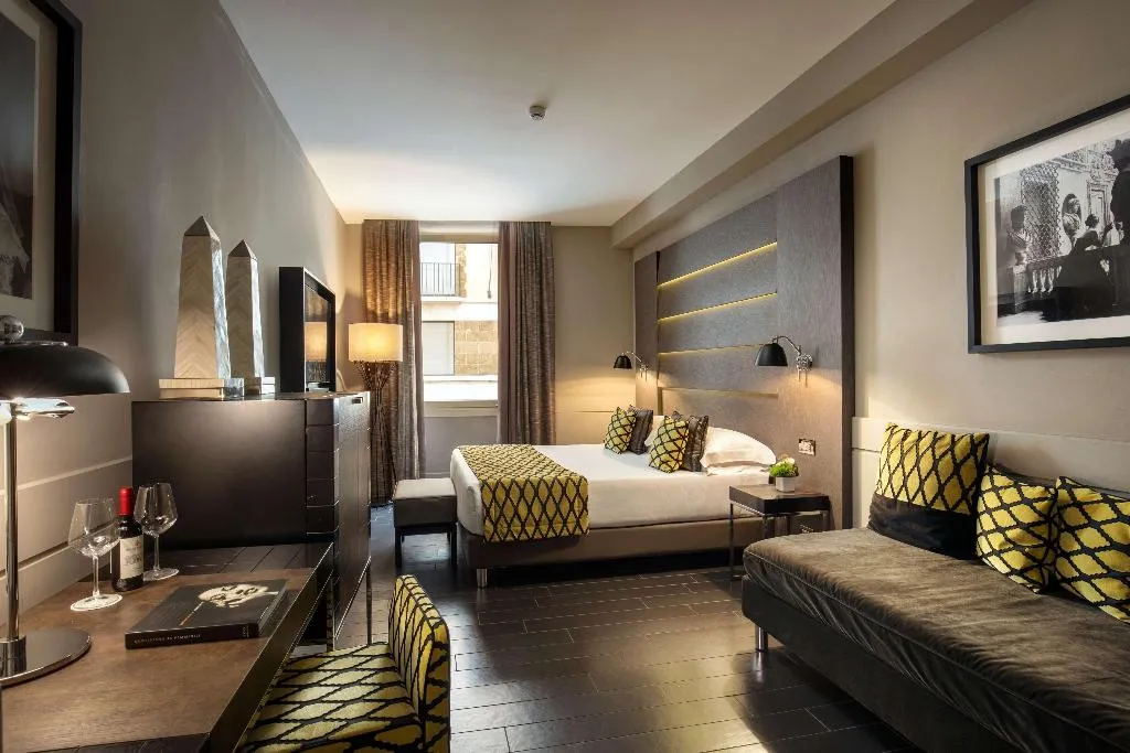Room, The Style, Rome