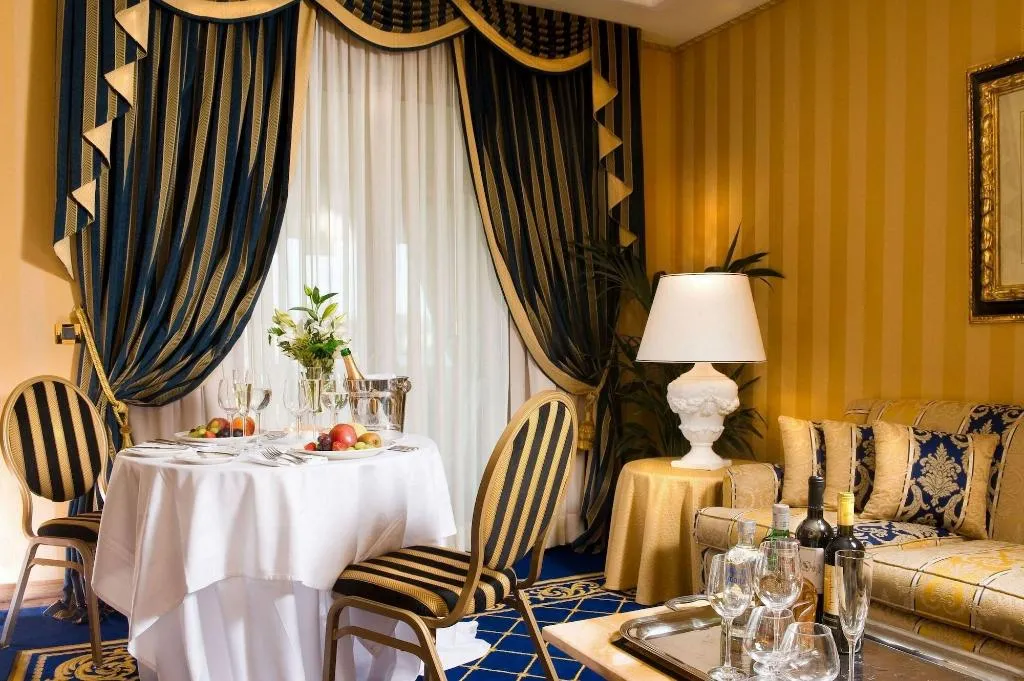 Room, Royal Olympic, Athens