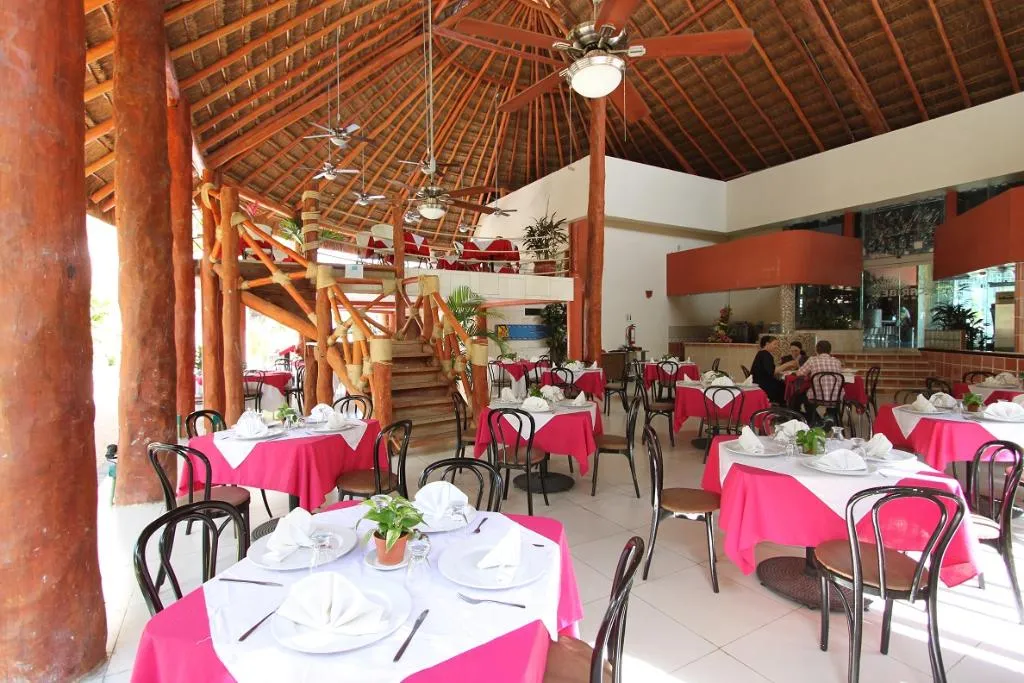 Restaurant, Plaza Caribe, Cancun Area